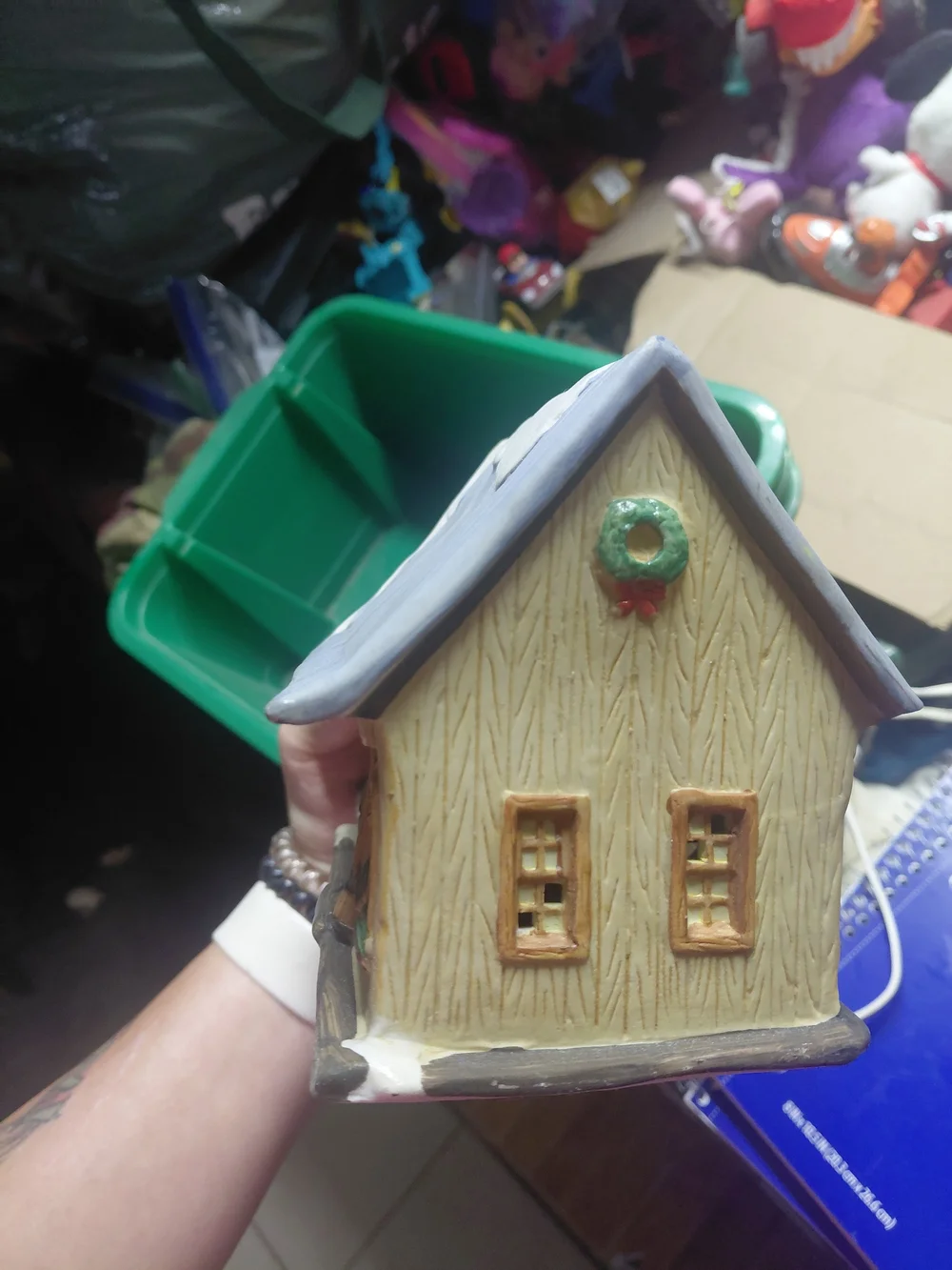1991 Americana Porcelain Collectible Railroad Station.